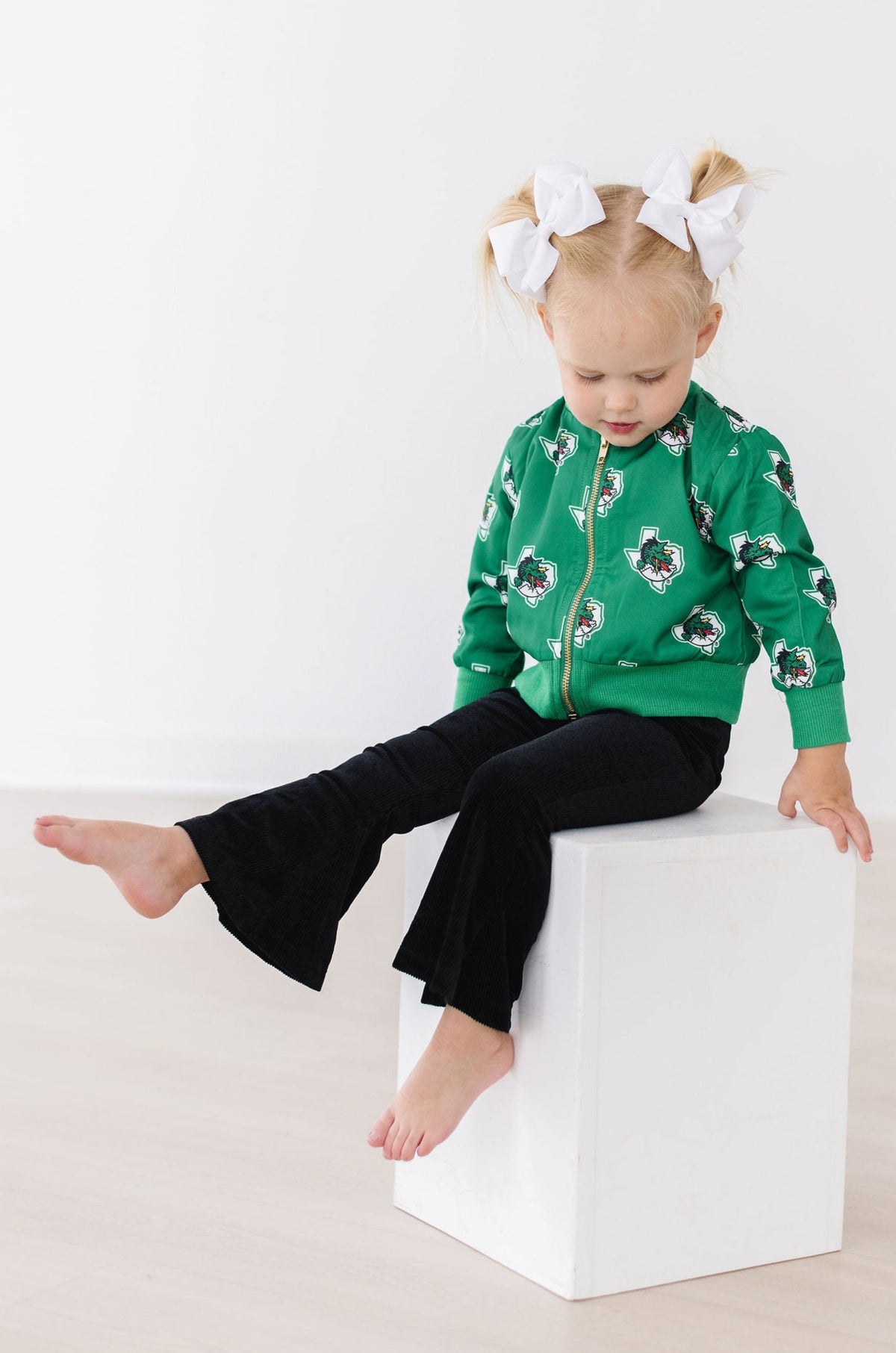 (S) Black Ribbed Velvet Bells-Mila & Rose ®