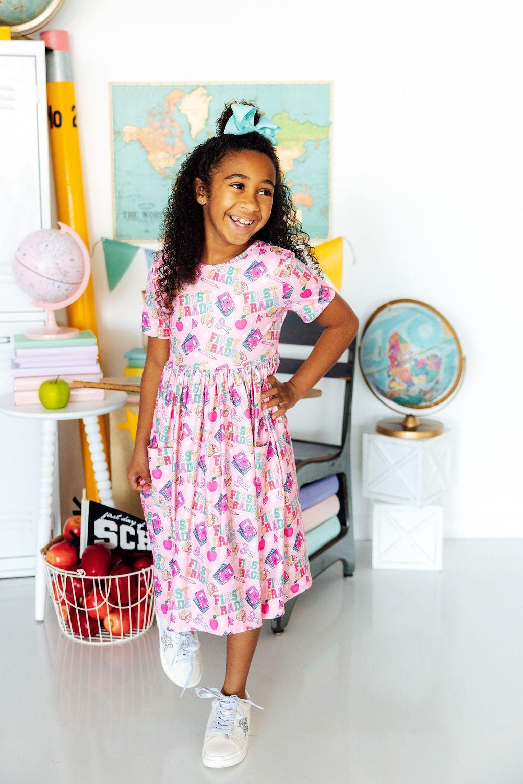 girls holiday dresses christmas dress, Girls fancy christmas dress, green and gold christmas dress, christmas photos dress, Girls dress Looking fancy and at the same time comfortable is the match I am trying to apply to my designs Girls Holiday Dresses - LalaMira